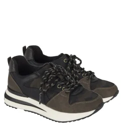 Cabriole Sneaker