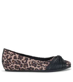 Chainey Casual Flat