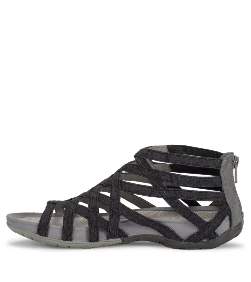 Samina Sandal