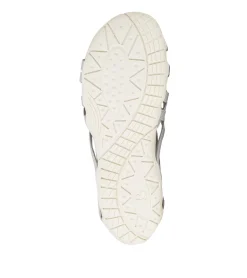 Samina Sandal