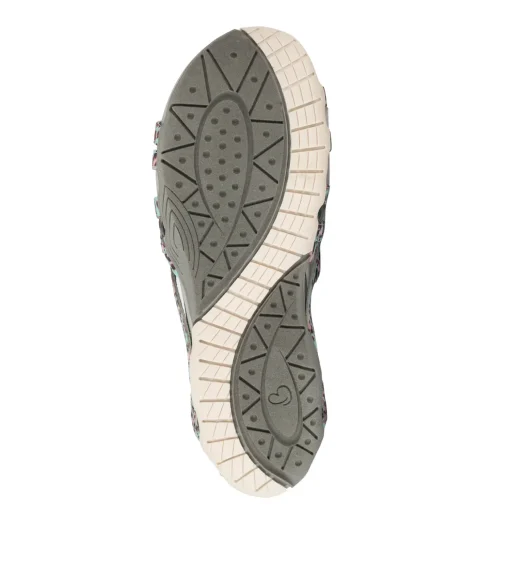 Samina Sandal