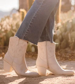 Yenni Western Boot