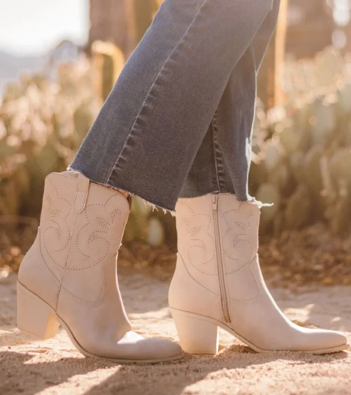 Yenni Western Boot